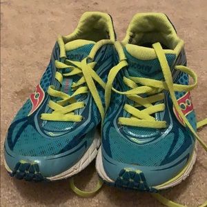 Saucany running shoes